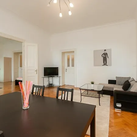 Appartement Na Smetance Praag